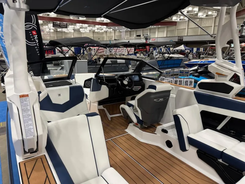 Slide: The Image of Nautique Super Air Nautique GS22 2025 - 4