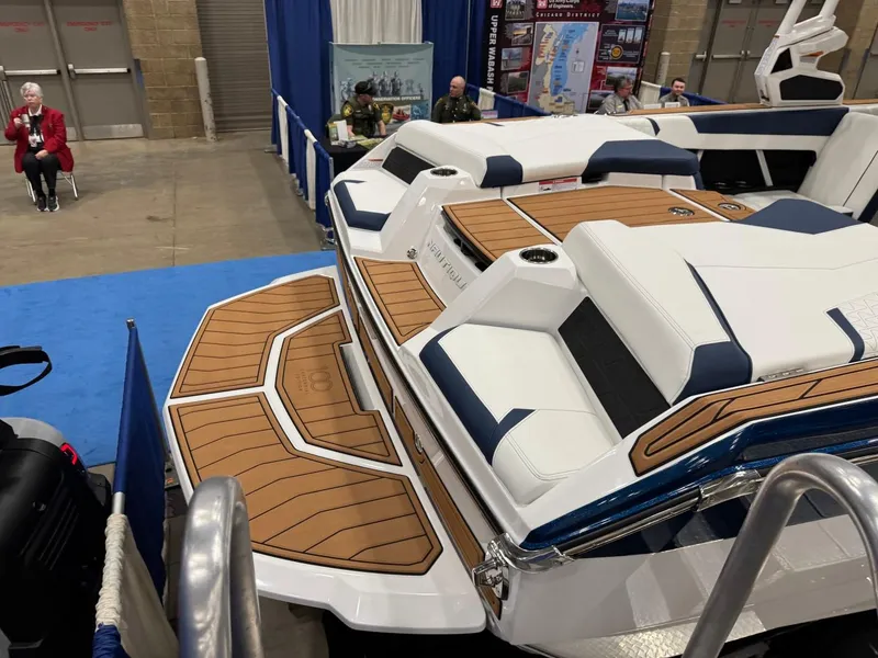 Slide: The Image of Nautique Super Air Nautique GS22 2025 - 8