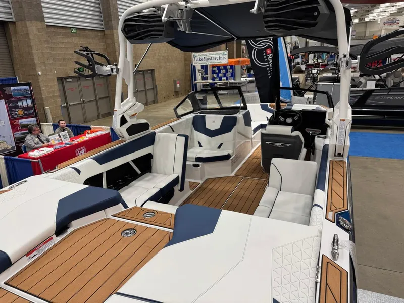 Slide: The Image of Nautique Super Air Nautique GS22 2025 - 9