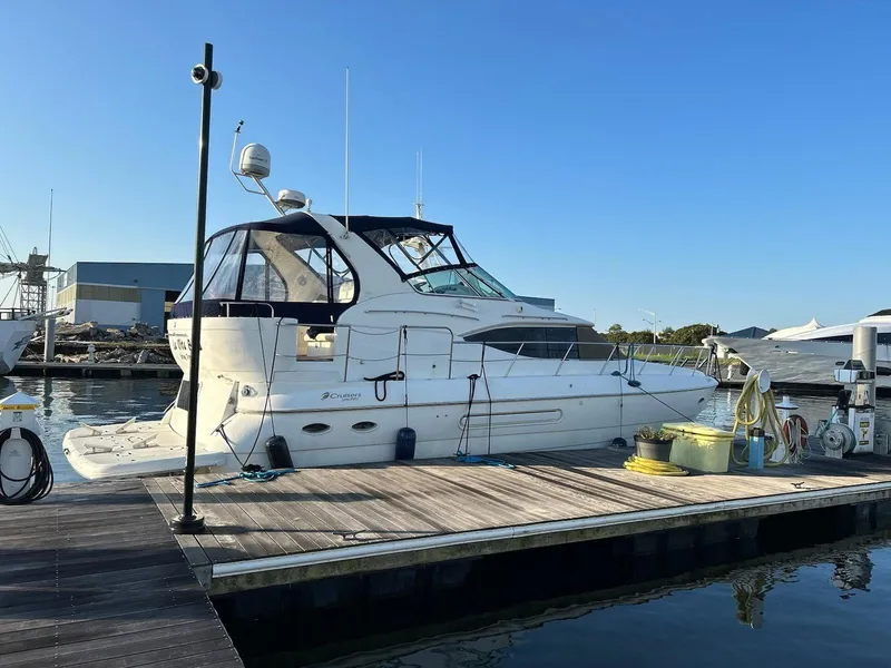 Slide: The Image of Cruisers 4450 Express Motor Yacht 2000 - 1