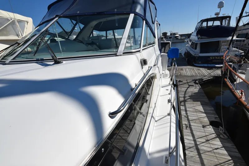 Slide: The Image of Cruisers 4450 Express Motor Yacht 2000 - 114