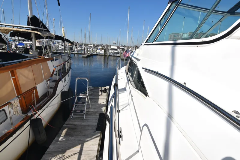 Slide: The Image of Cruisers 4450 Express Motor Yacht 2000 - 118