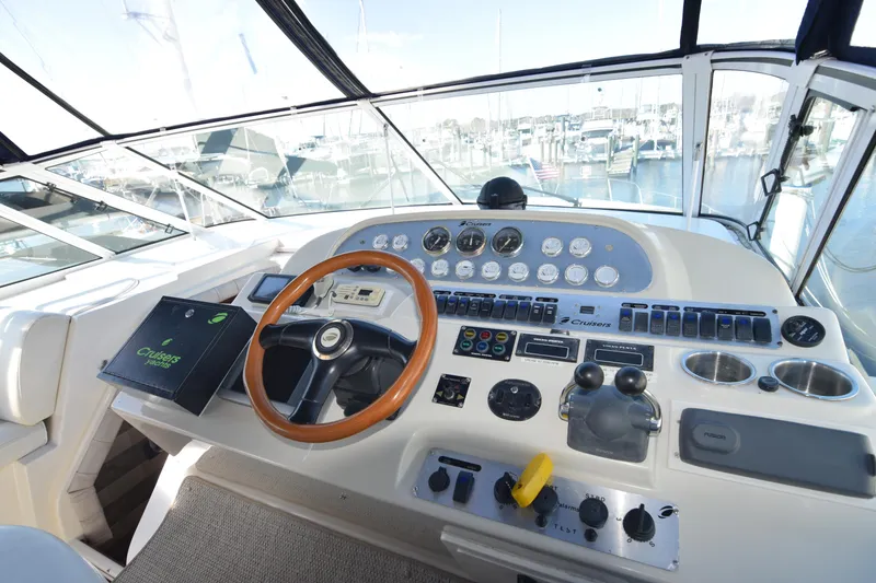 Slide: The Image of Cruisers 4450 Express Motor Yacht 2000 - 17