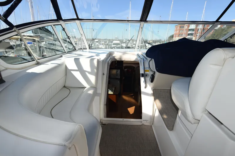 Slide: The Image of Cruisers 4450 Express Motor Yacht 2000 - 23