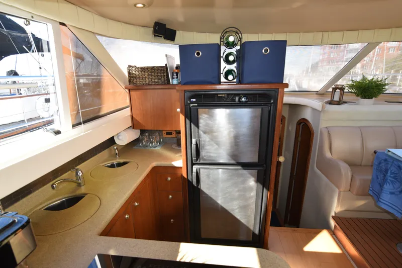 Slide: The Image of Cruisers 4450 Express Motor Yacht 2000 - 28