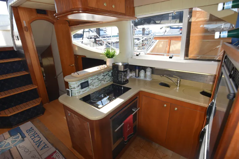 Slide: The Image of Cruisers 4450 Express Motor Yacht 2000 - 29