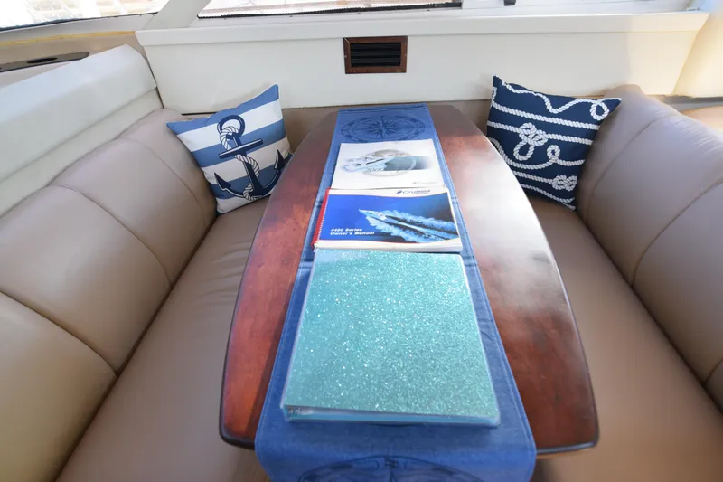 Slide: The Image of Cruisers 4450 Express Motor Yacht 2000 - 30