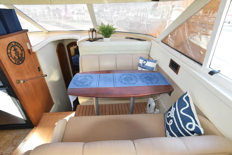 Slide: The Image of Cruisers 4450 Express Motor Yacht 2000 - 35