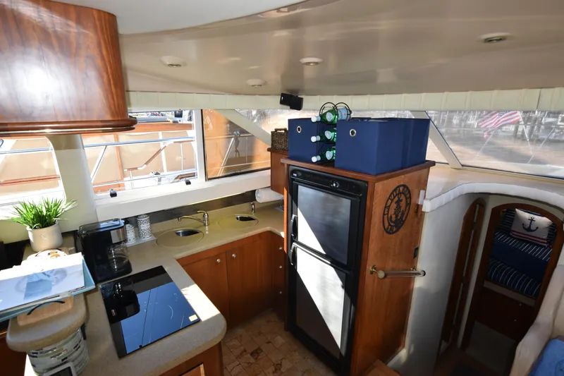 Slide: The Image of Cruisers 4450 Express Motor Yacht 2000 - 36