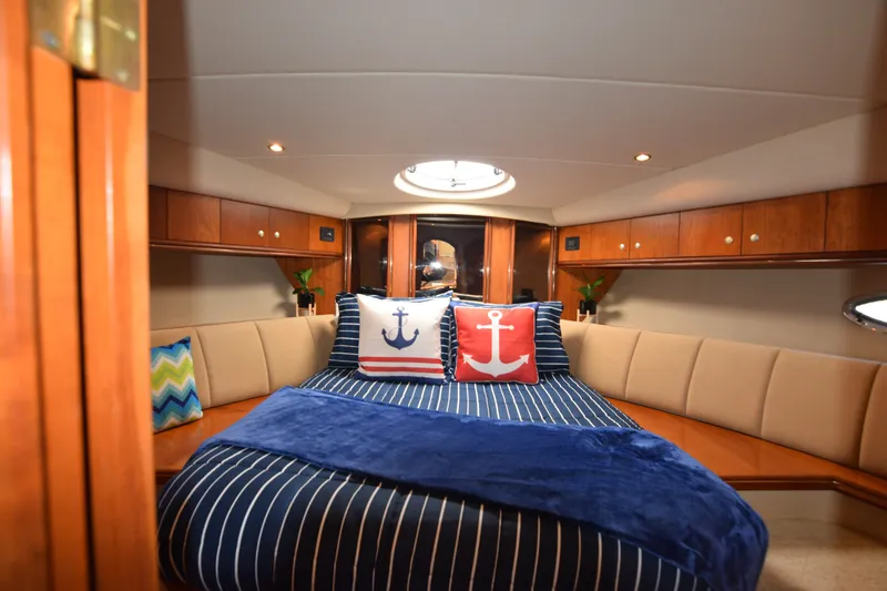 Slide: The Image of Cruisers 4450 Express Motor Yacht 2000 - 60