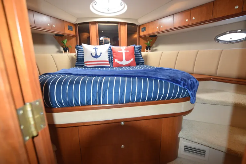 Slide: The Image of Cruisers 4450 Express Motor Yacht 2000 - 61