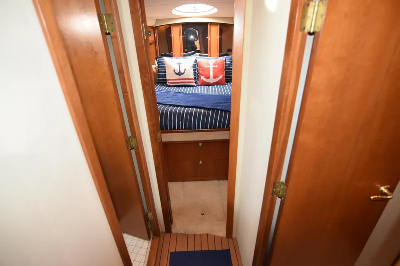 Slide: The Image of Cruisers 4450 Express Motor Yacht 2000 - 64