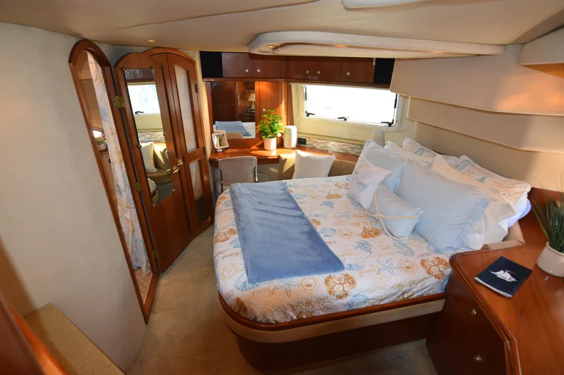 Slide: The Image of Cruisers 4450 Express Motor Yacht 2000 - 67