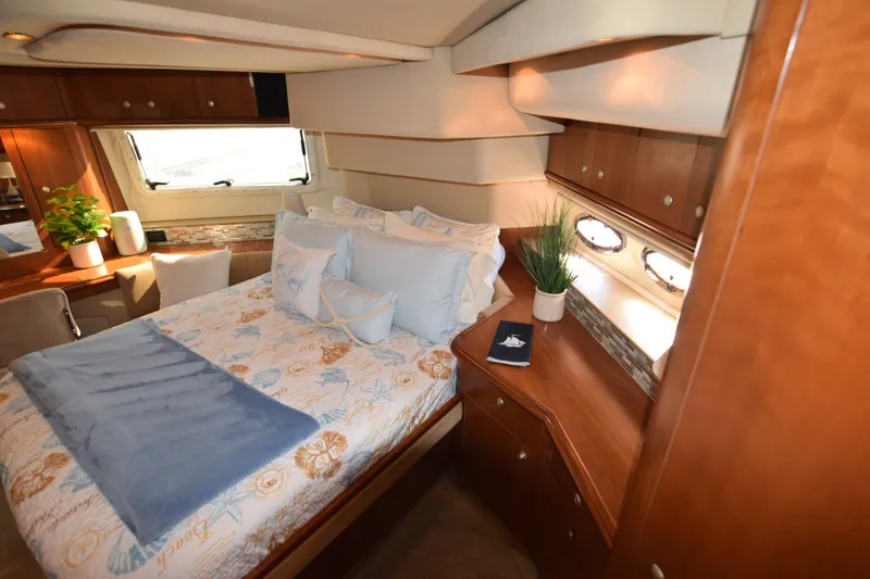 Slide: The Image of Cruisers 4450 Express Motor Yacht 2000 - 68