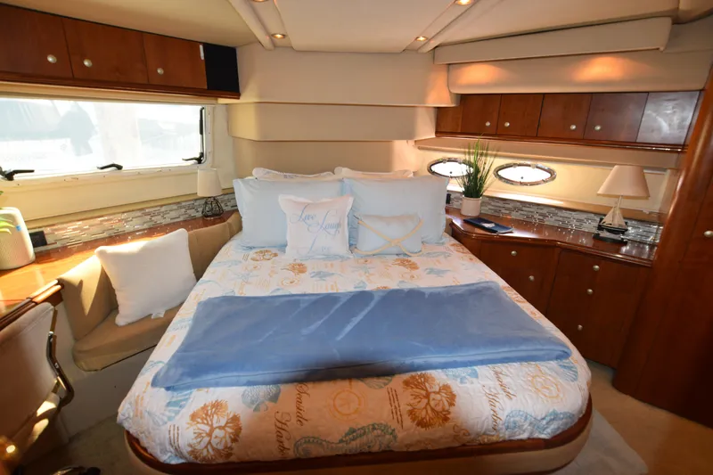 Slide: The Image of Cruisers 4450 Express Motor Yacht 2000 - 72