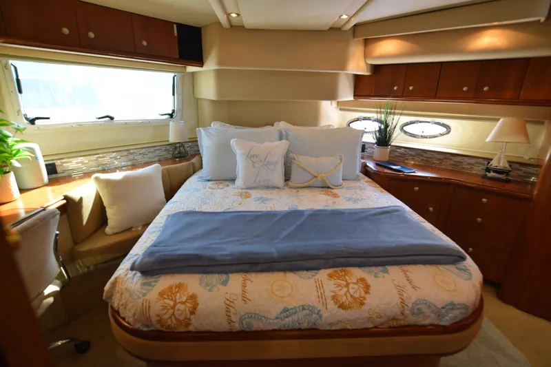 Slide: The Image of Cruisers 4450 Express Motor Yacht 2000 - 75