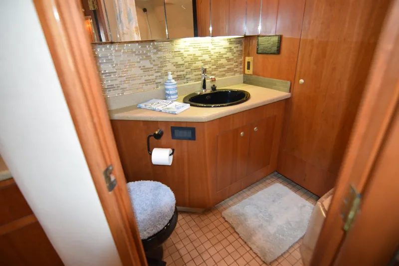 Slide: The Image of Cruisers 4450 Express Motor Yacht 2000 - 77