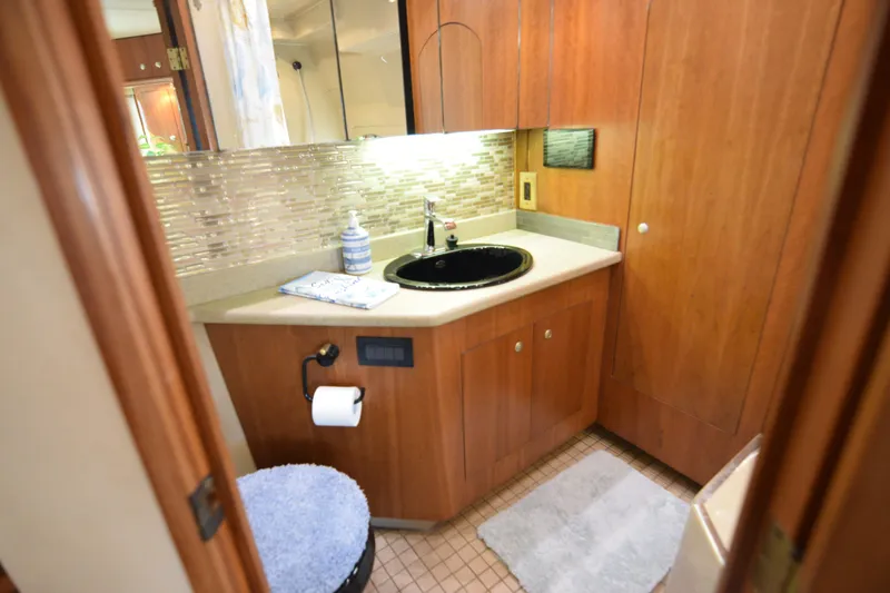Slide: The Image of Cruisers 4450 Express Motor Yacht 2000 - 78