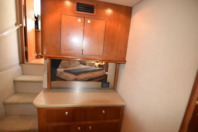 Slide: The Image of Cruisers 4450 Express Motor Yacht 2000 - 82