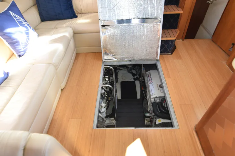 Slide: The Image of Cruisers 4450 Express Motor Yacht 2000 - 86