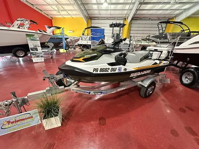 Slide: The Image of 2019 Sea-Doo Fish Pro™ Waverunner with IBR and sound system on display in showroom. - 8