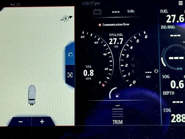 Slide: The Image of Dashboard display of a 2022 Bennington 25 LTSB showing fuel level and speed. - 15
