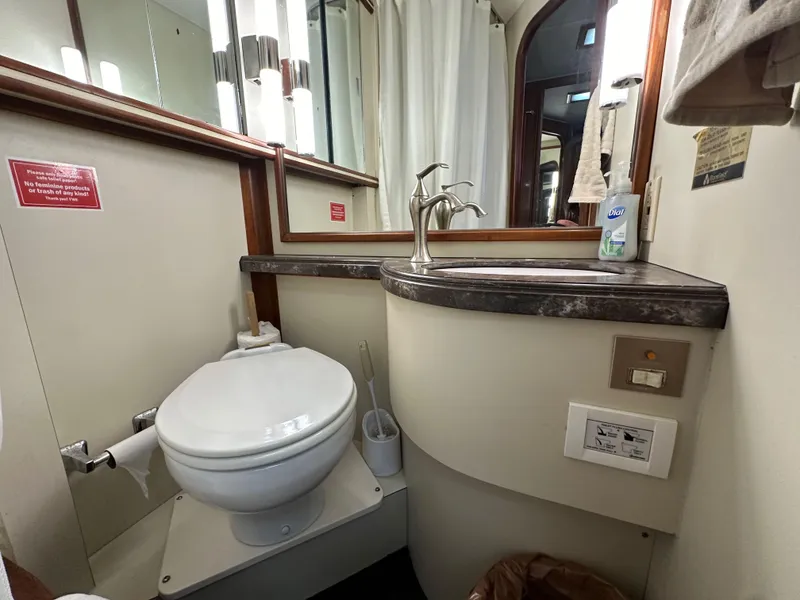 Slide: The Image of Gulfstar 49 Motor Yacht 1985 - 100