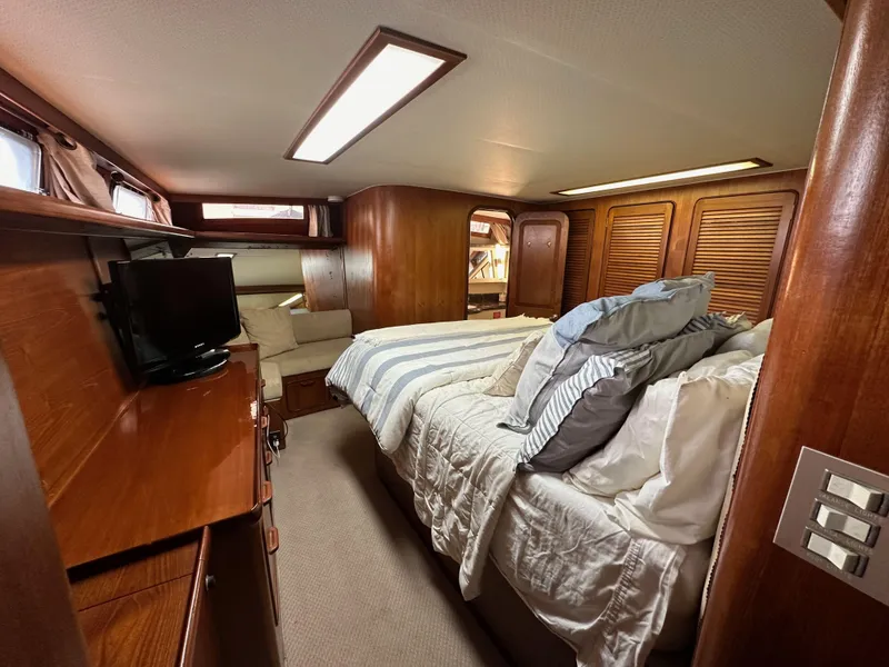 Slide: The Image of Gulfstar 49 Motor Yacht 1985 - 104