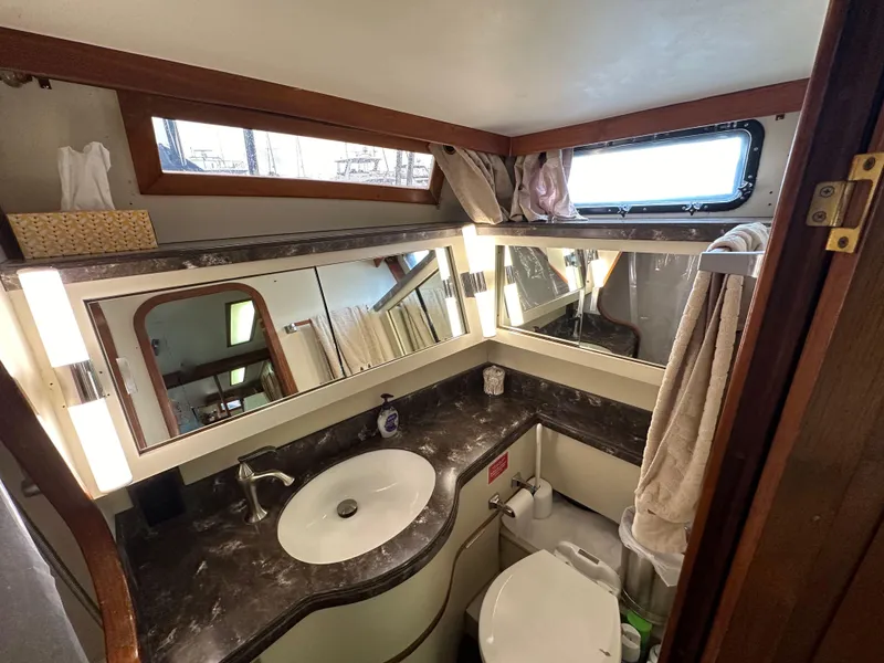 Slide: The Image of Gulfstar 49 Motor Yacht 1985 - 113