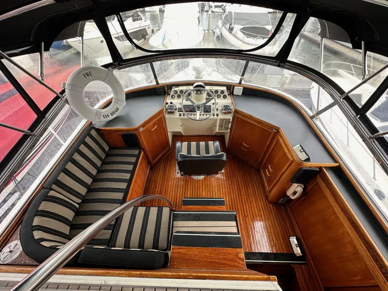 Slide: The Image of Gulfstar 49 Motor Yacht 1985 - 52