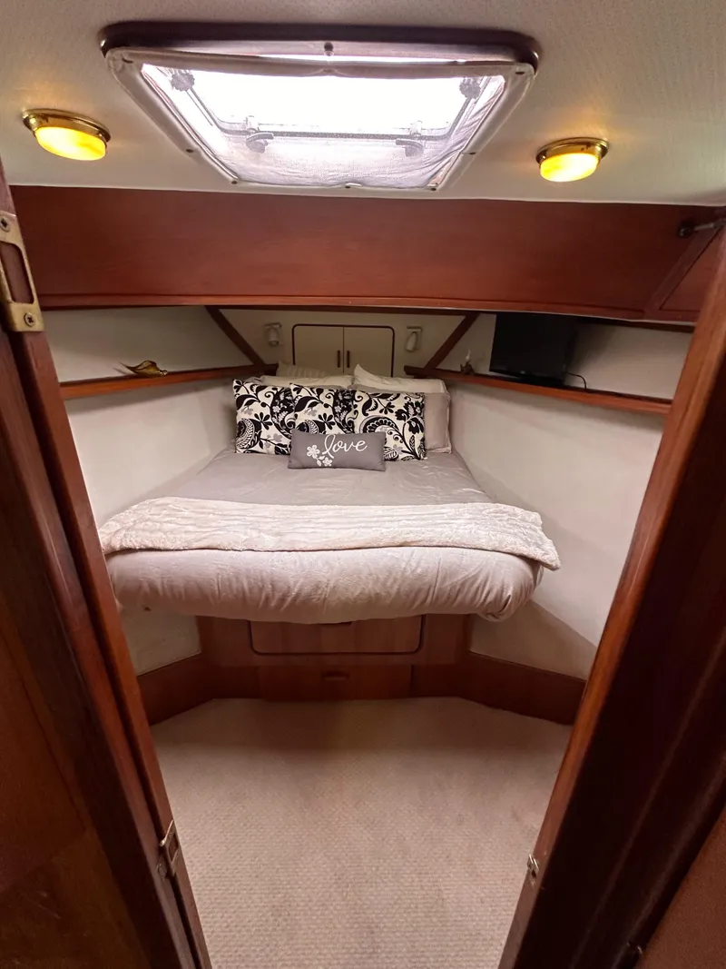 Slide: The Image of Gulfstar 49 Motor Yacht 1985 - 70