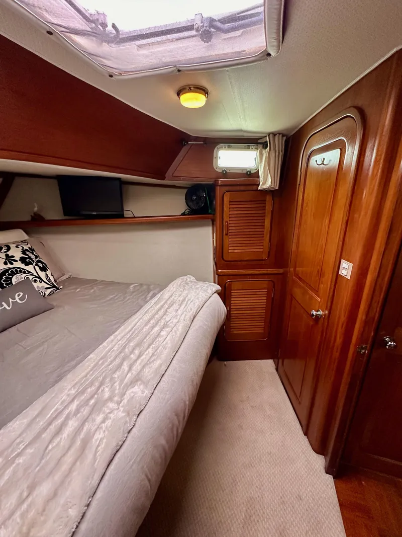 Slide: The Image of Gulfstar 49 Motor Yacht 1985 - 73
