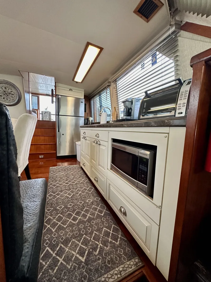 Slide: The Image of Gulfstar 49 Motor Yacht 1985 - 88