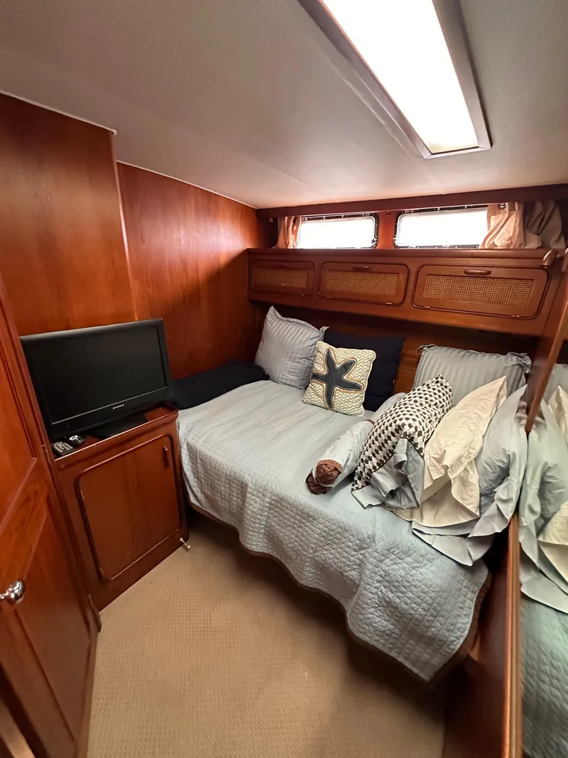 Slide: The Image of Gulfstar 49 Motor Yacht 1985 - 97