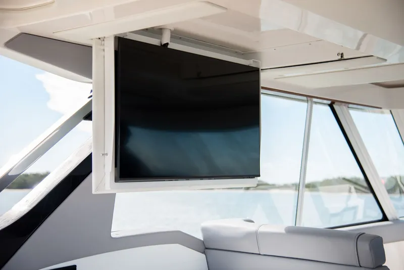 Slide: The Image of Regal LX43 2026 - 44