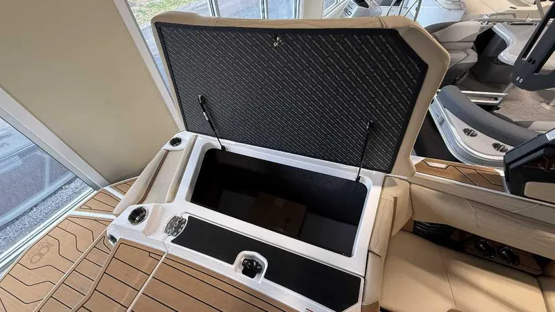 Slide: The Image of Nautique Super Air Nautique G21 2025 - 2