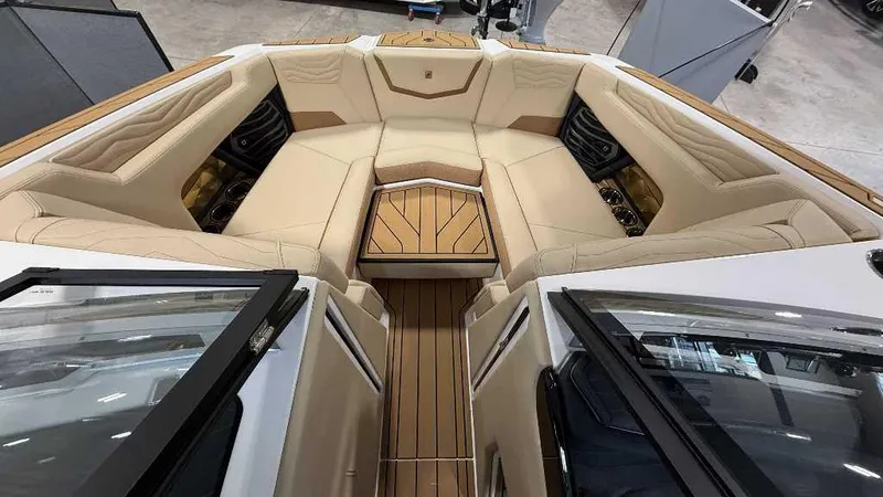 Slide: The Image of Nautique Super Air Nautique G21 2025 - 4