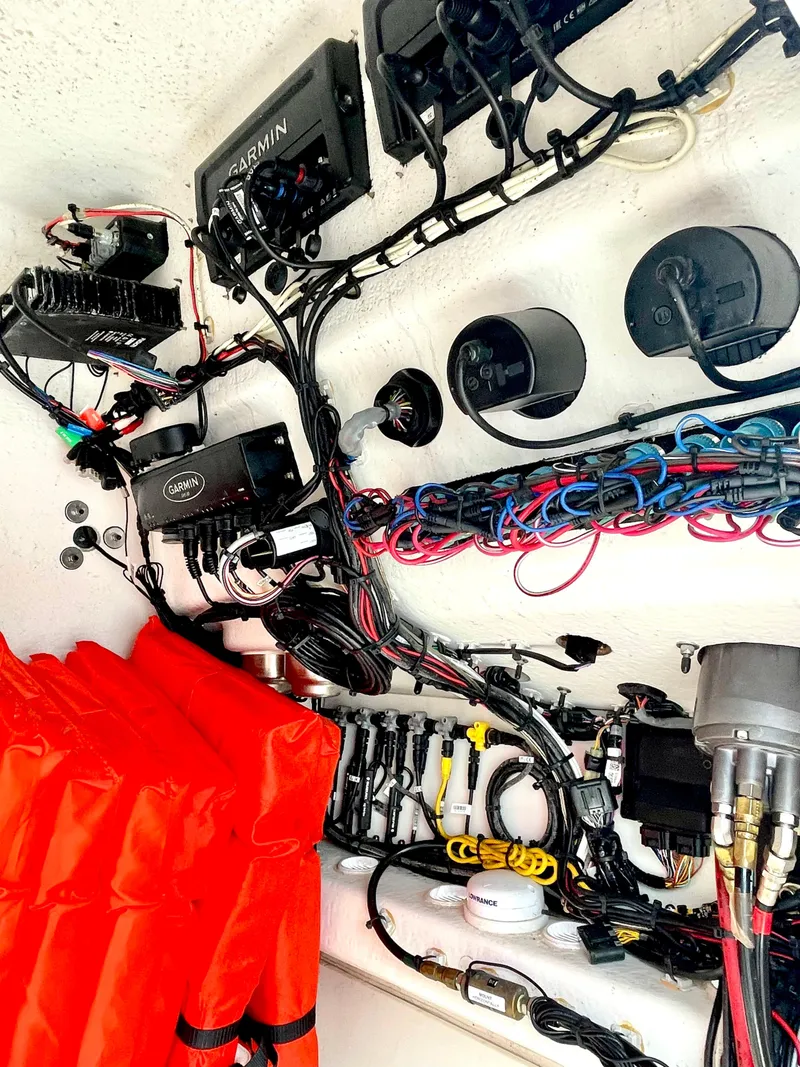 Slide: The Image of Cape Horn Yachts 24XS 2020 - 32