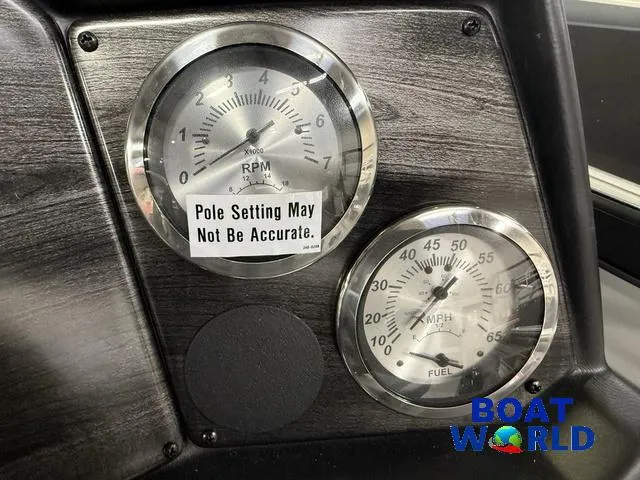 Slide: The Image of MirroCraft Holiday 168 & Honda 90HP 4-Stroke EFI 2025 - 19