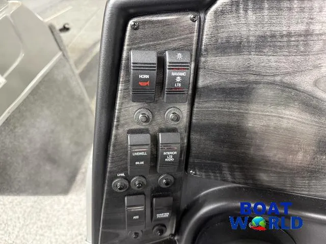 Slide: The Image of MirroCraft Holiday 168 & Honda 90HP 4-Stroke EFI 2025 - 20