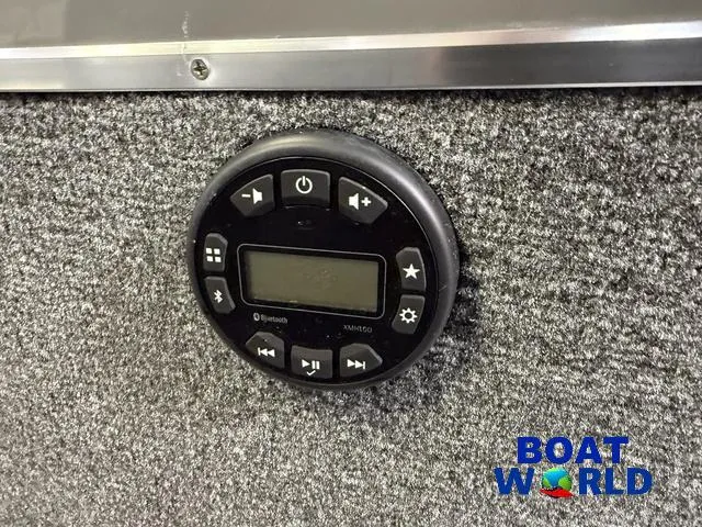 Slide: The Image of MirroCraft Holiday 168 & Honda 90HP 4-Stroke EFI 2025 - 23