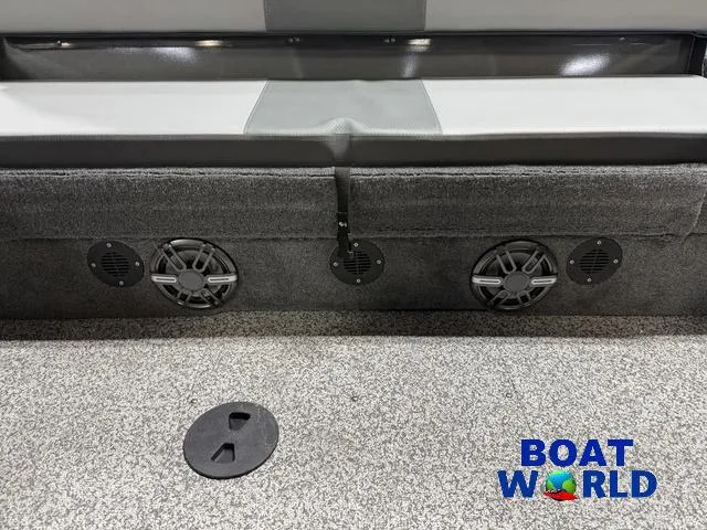 Slide: The Image of MirroCraft Holiday 168 & Honda 90HP 4-Stroke EFI 2025 - 25