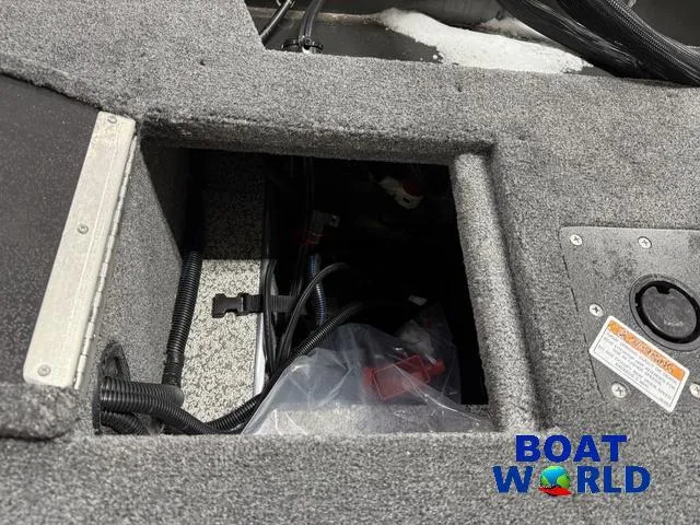 Slide: The Image of MirroCraft Holiday 168 & Honda 90HP 4-Stroke EFI 2025 - 28