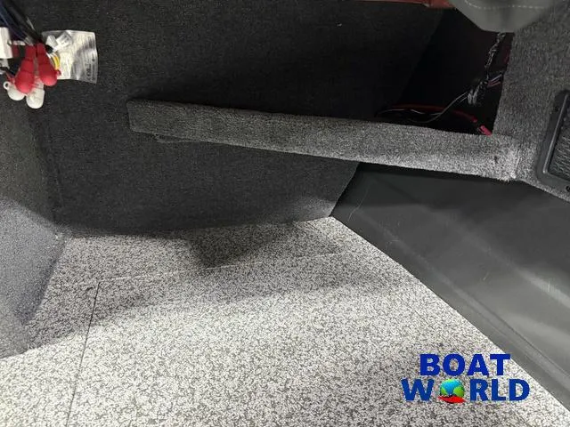 Slide: The Image of MirroCraft Holiday 168 & Honda 90HP 4-Stroke EFI 2025 - 34