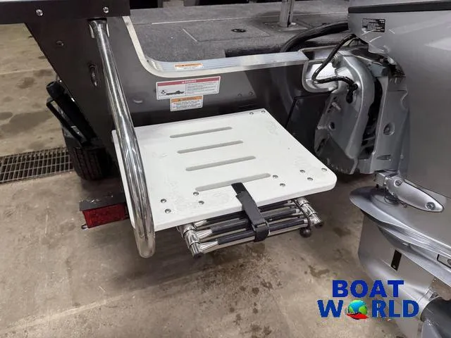 Slide: The Image of MirroCraft Holiday 168 & Honda 90HP 4-Stroke EFI 2025 - 42