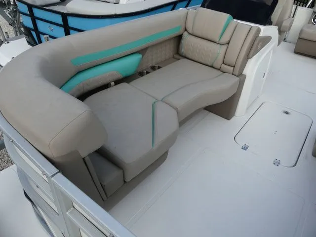 Slide: The Image of Hurricane FunDeck 2360 REF OB 2024 - 14