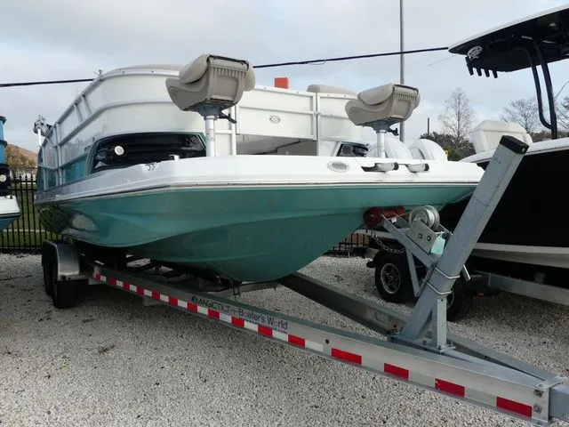 Slide: The Image of Hurricane FunDeck 2360 REF OB 2024 - 2