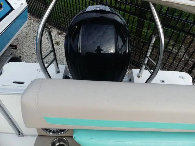 Slide: The Image of Hurricane FunDeck 2360 REF OB 2024 - 22