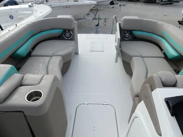 Slide: The Image of Hurricane FunDeck 2360 REF OB 2024 - 23