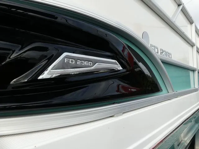 Slide: The Image of Hurricane FunDeck 2360 REF OB 2024 - 5